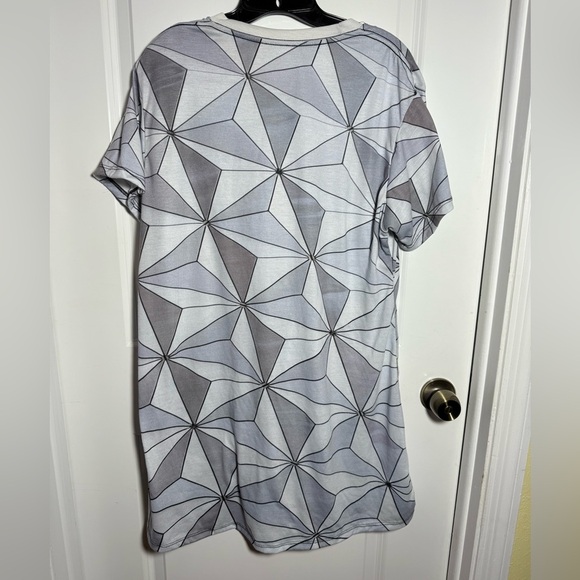 DISNEY EPCOT Geometric Patterned T-Shirt Dress - size 2XL (fits like an XL) - Picture 3 of 3